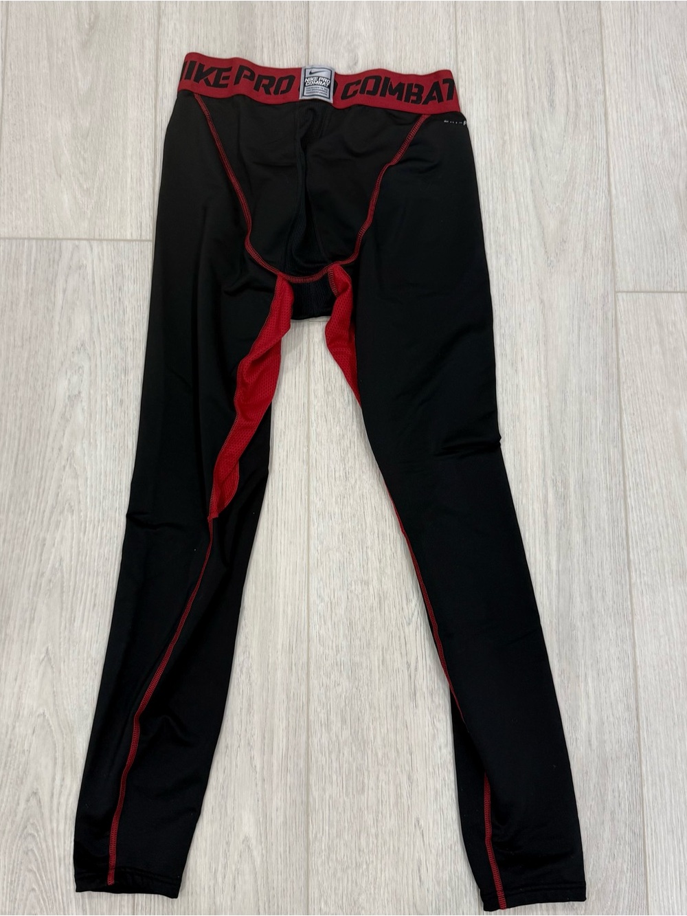 Nike Black and Red Pro Combat Compression Leggings - Picture 4 of 5